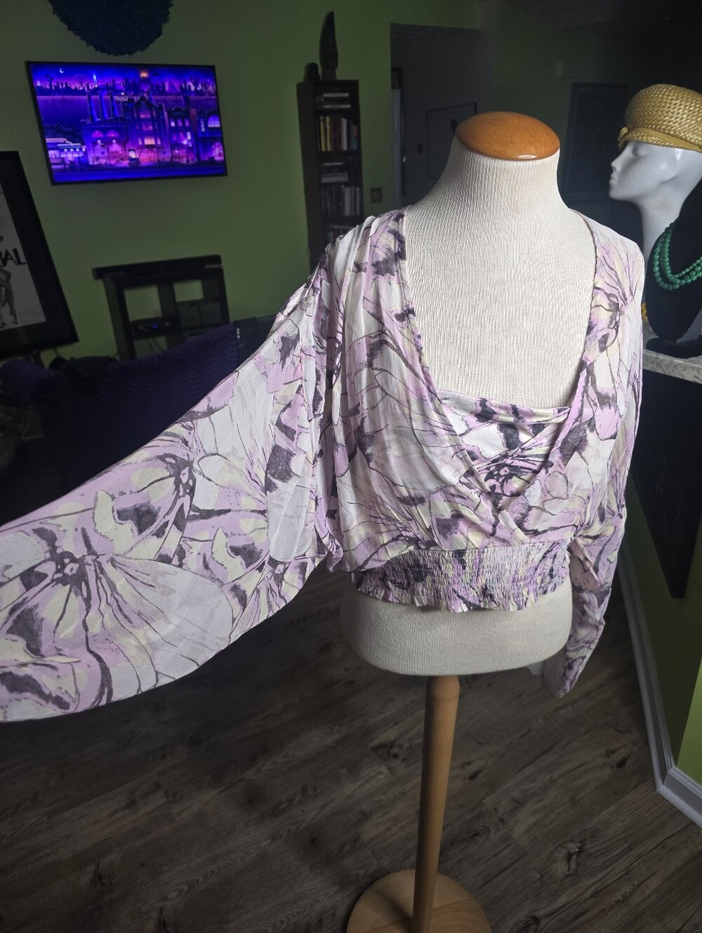 Anthropologie Lavender and White Floral Cropped Blouse - Picture 7 of 8